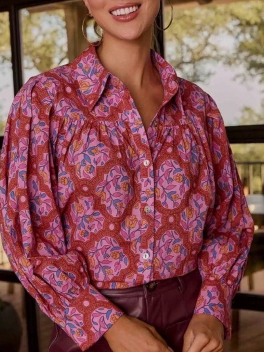NWOT Avara Women’s Pink, Blue, Red Patterned Button-Down Blouse Shirt Sz M